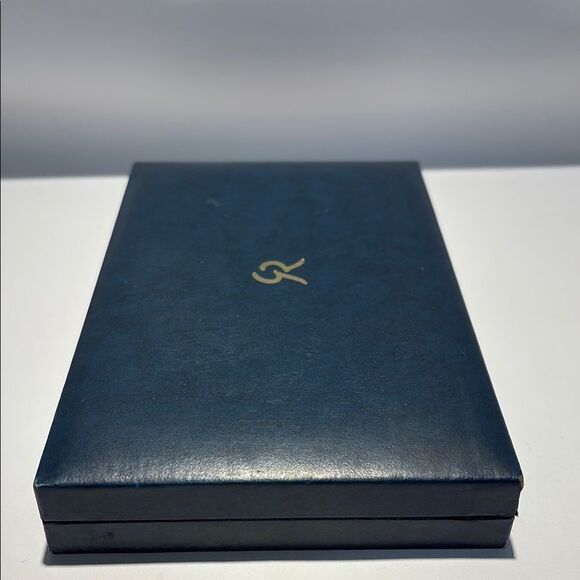 Blue large coin Display Case with Red White Blue Ribbon - Picture 10 of 11